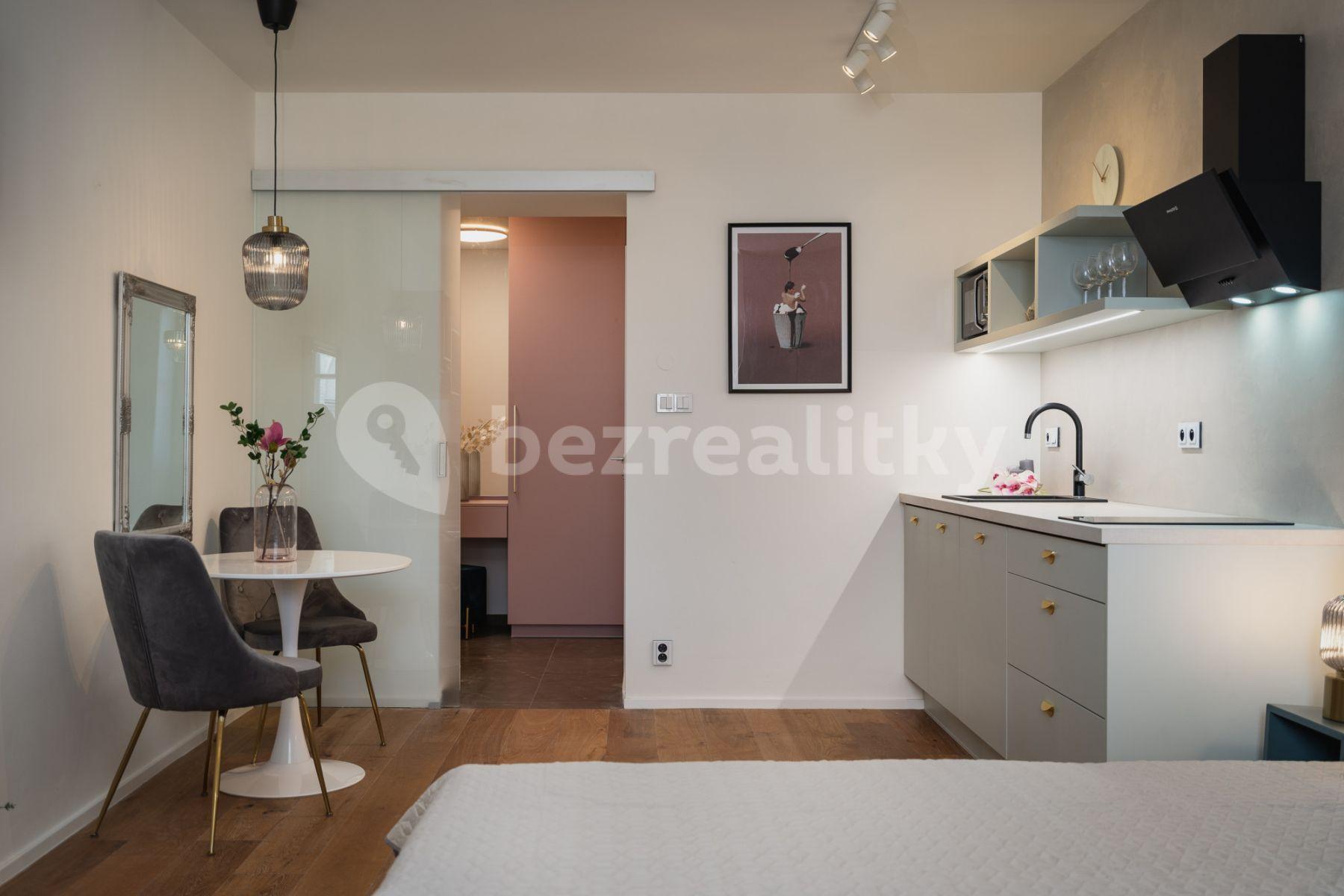 Prenájom bytu 1-izbový 32 m², Peckova, Praha, Praha