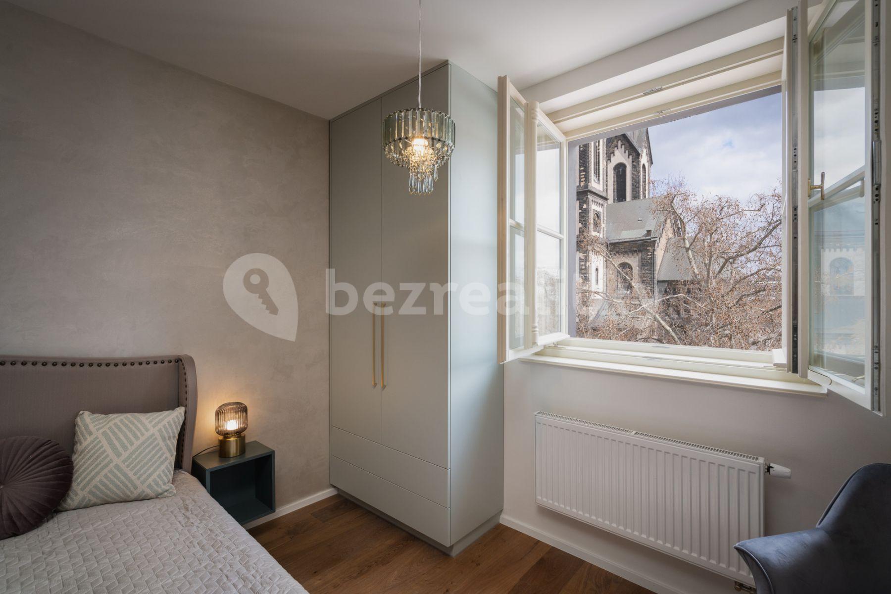 Prenájom bytu 1-izbový 32 m², Peckova, Praha, Praha