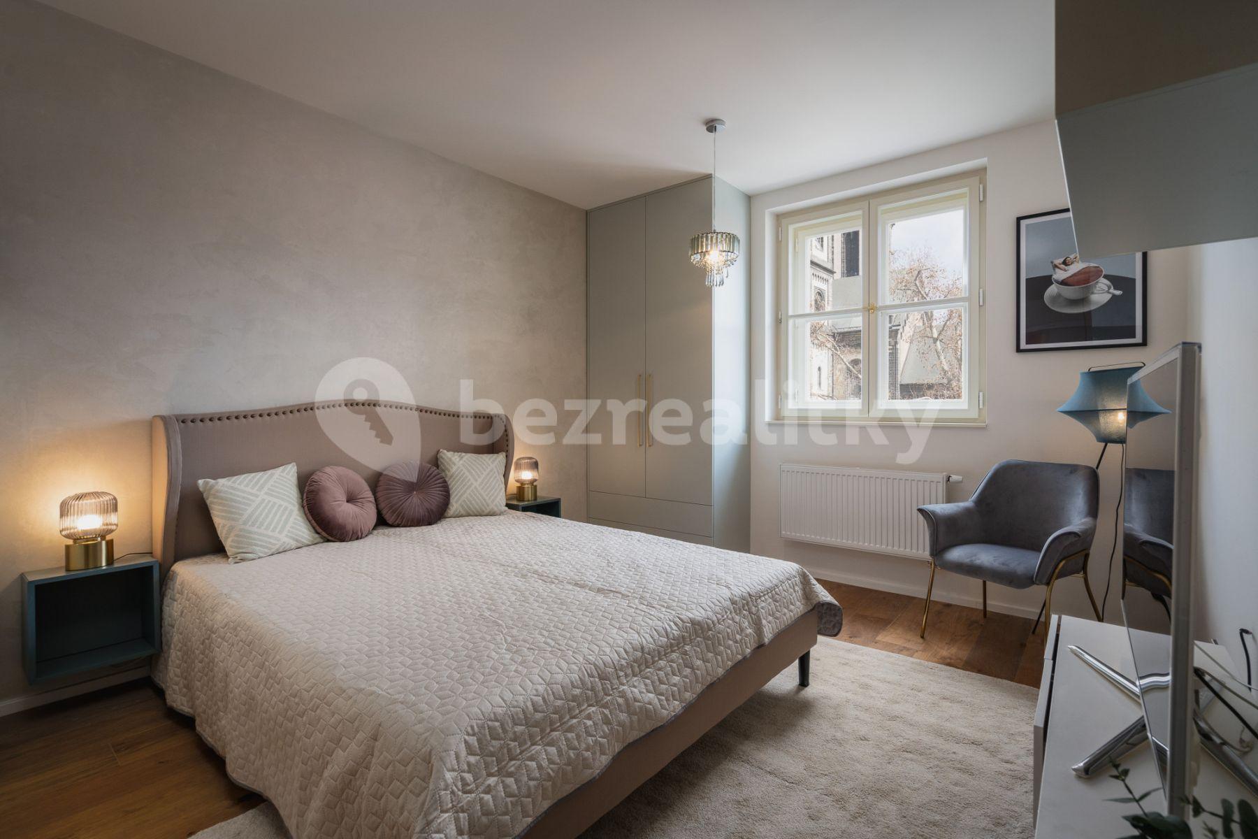 Prenájom bytu 1-izbový 32 m², Peckova, Praha, Praha