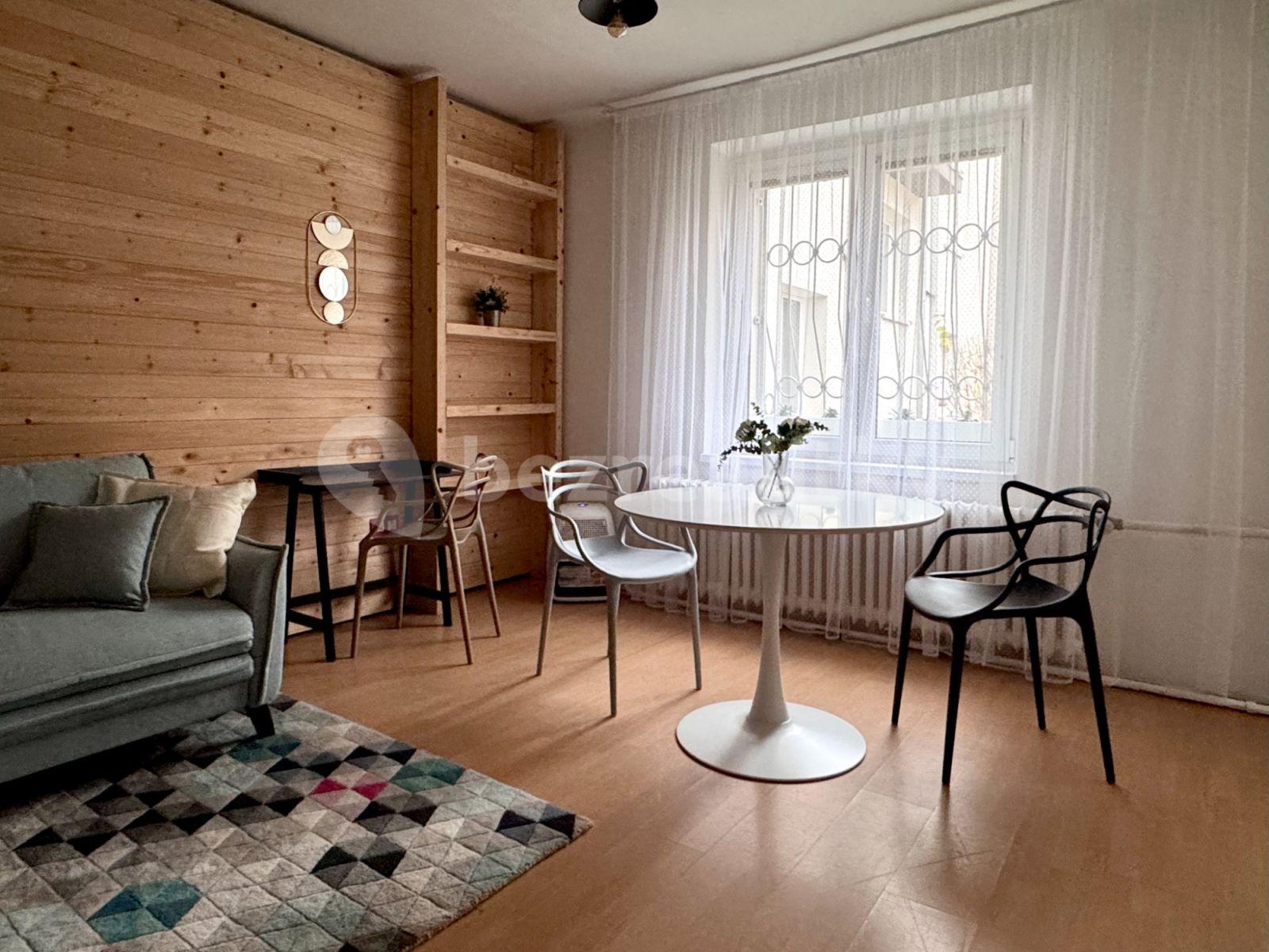 Prenájom bytu 2-izbový 35 m², Na Okraji, Praha, Praha