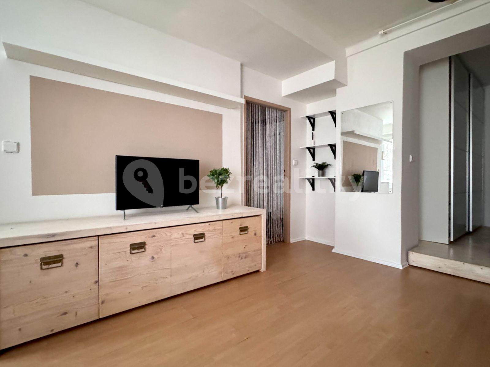 Prenájom bytu 2-izbový 35 m², Na Okraji, Praha, Praha