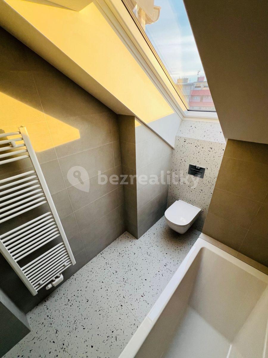 Prenájom bytu 4-izbový 114 m², Budějovická, Praha, Praha