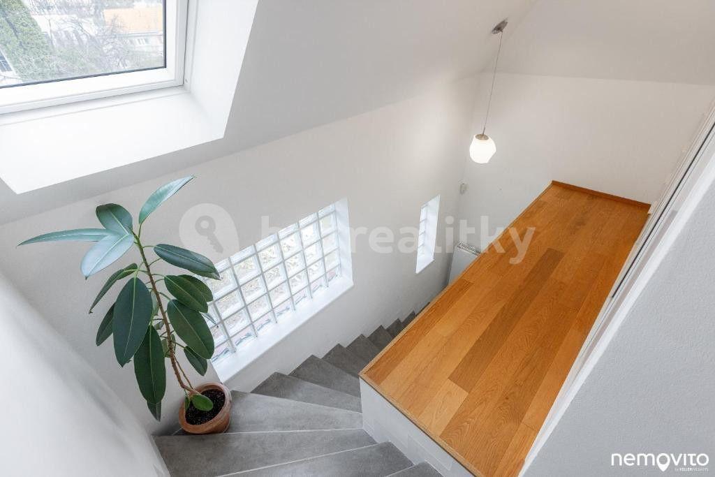 Prenájom bytu 4-izbový 140 m², U Hrušky, Praha, Praha