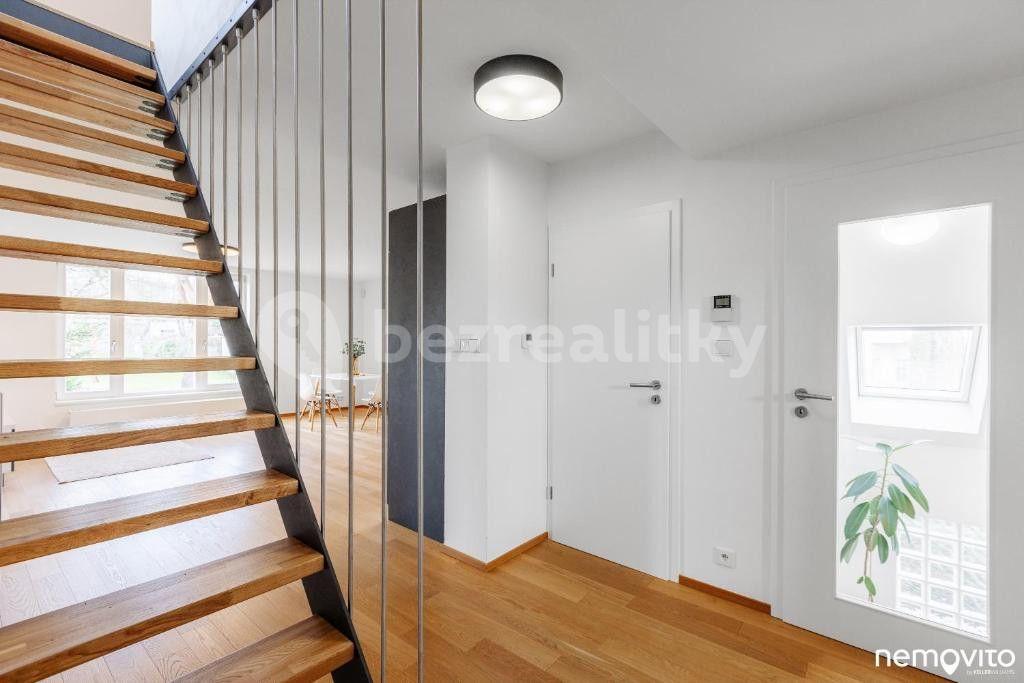 Prenájom bytu 4-izbový 140 m², U Hrušky, Praha, Praha