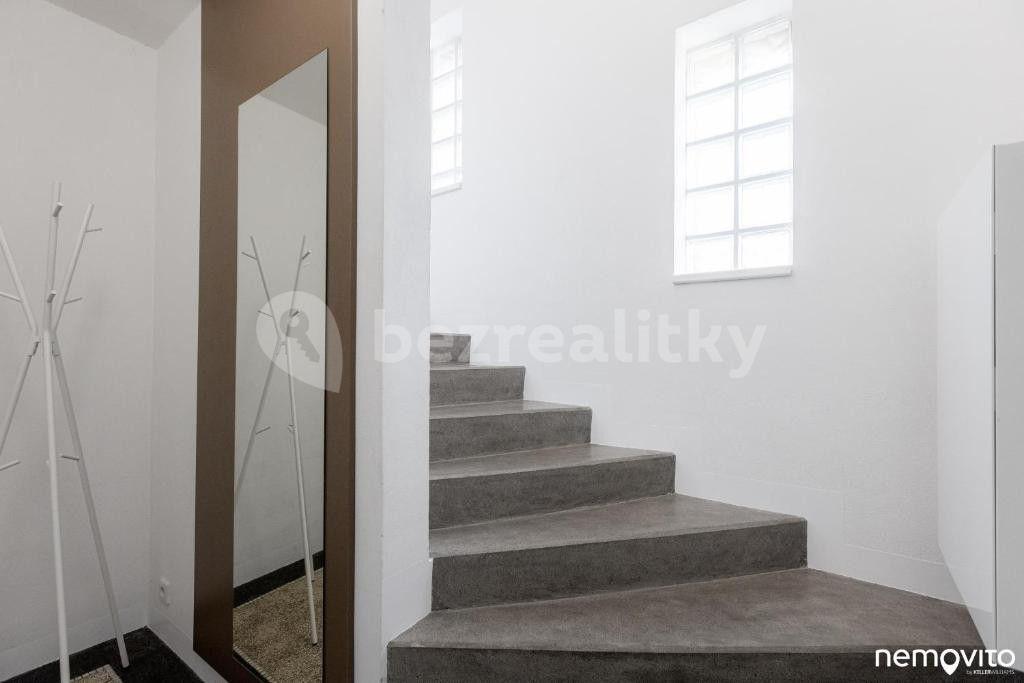 Prenájom bytu 4-izbový 140 m², U Hrušky, Praha, Praha