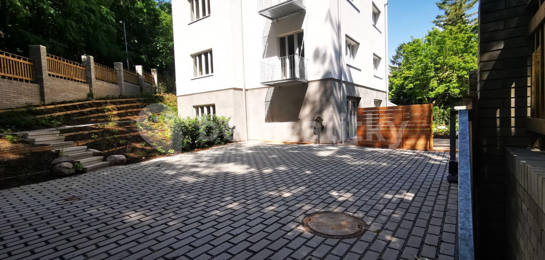 Prenájom bytu 3-izbový 94 m², Zahradníčkova, Praha, Praha