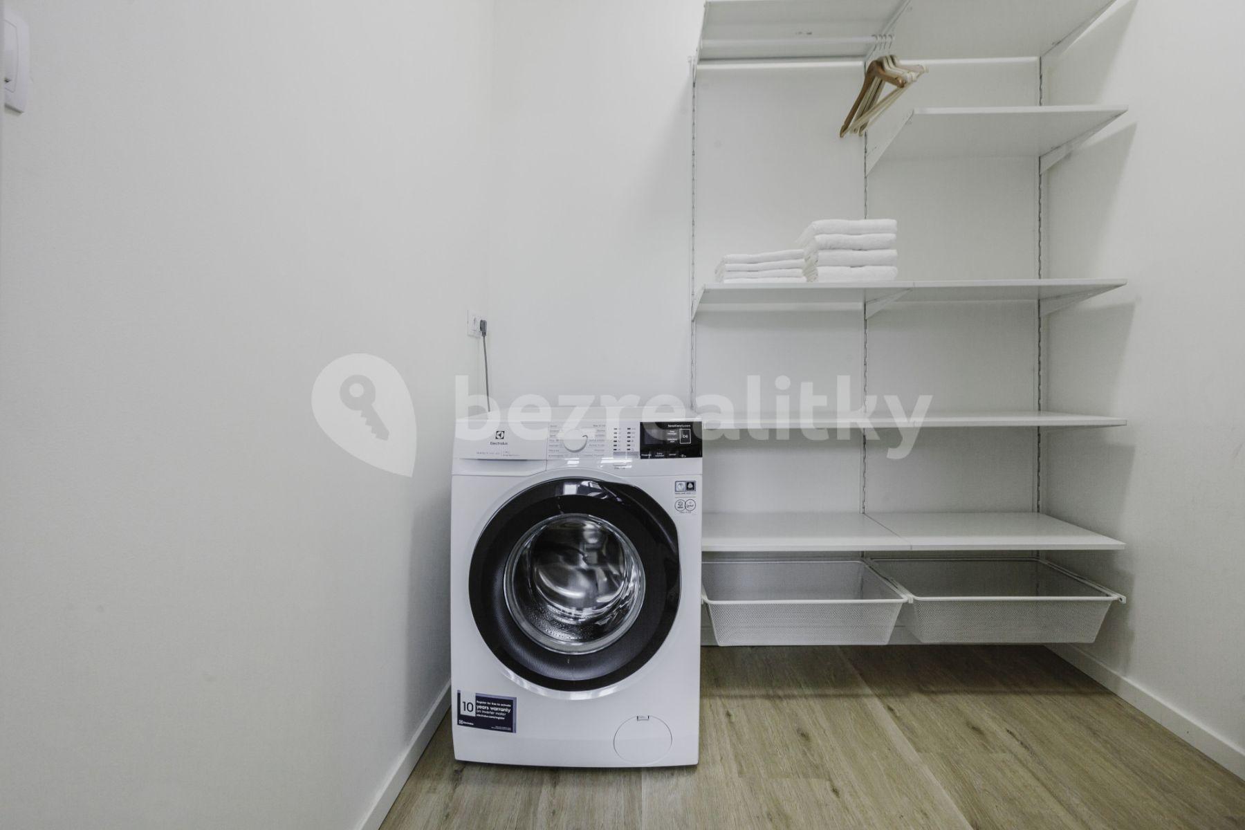 Prenájom bytu 2-izbový 49 m², Chodská, Praha, Praha