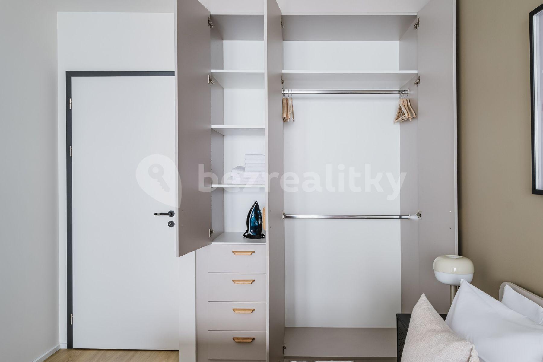 Prenájom bytu 2-izbový 54 m², Vrbenského, Praha, Praha