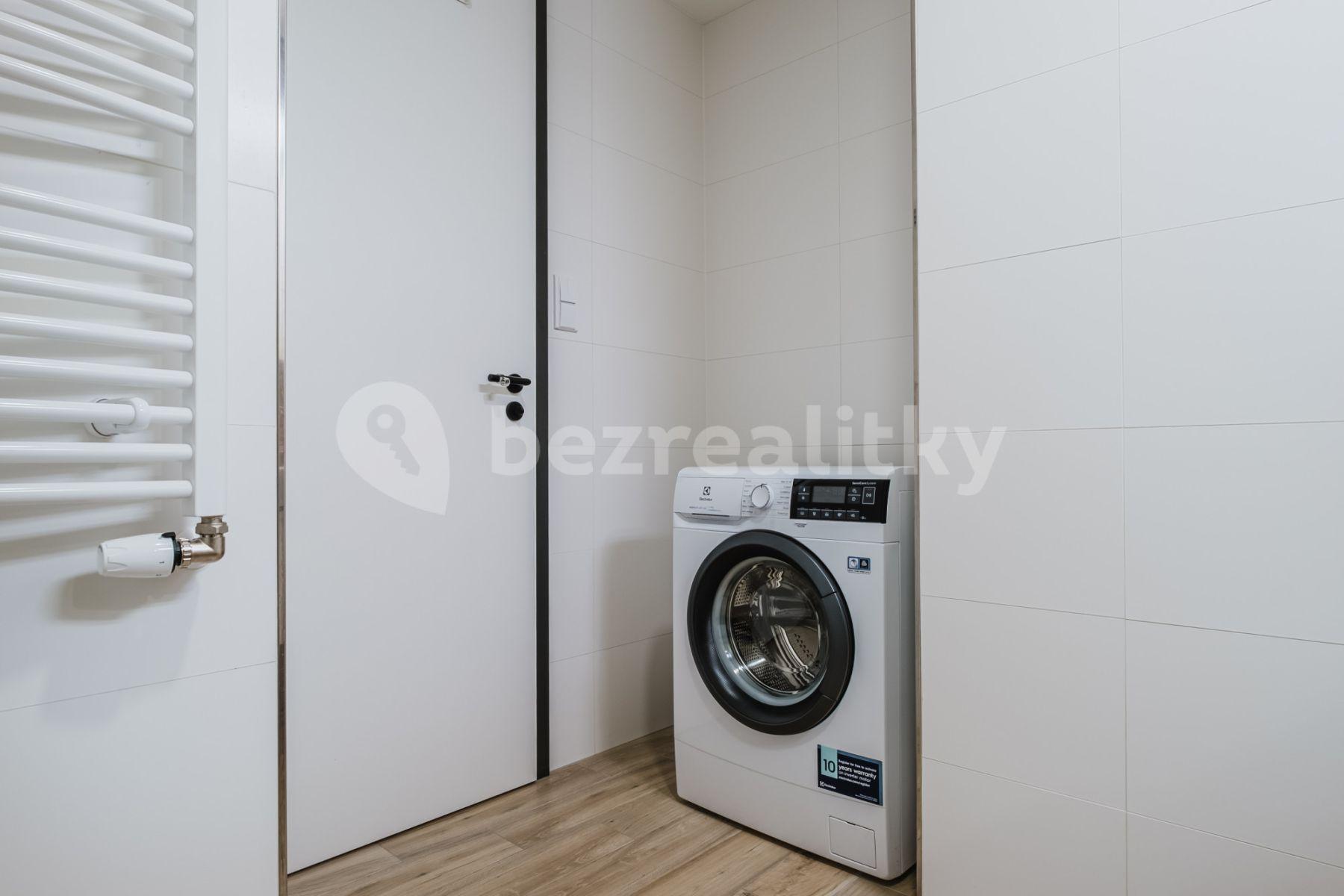 Prenájom bytu 2-izbový 61 m², U Pergamenky a, Praha, Praha