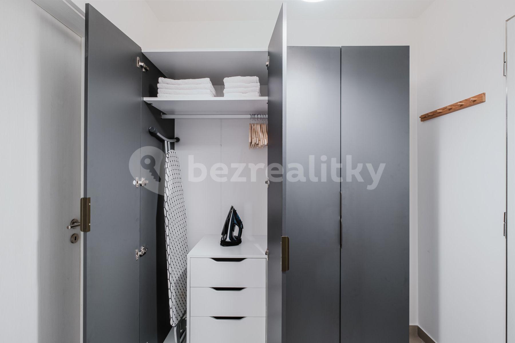 Prenájom bytu 2-izbový 44 m², Drahňovická, Praha, Praha