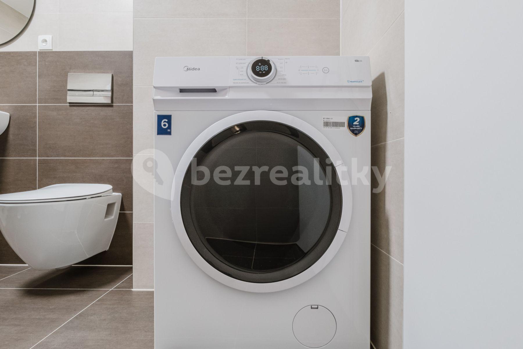 Prenájom bytu 1-izbový 32 m², Olgy Havlové, Praha, Praha