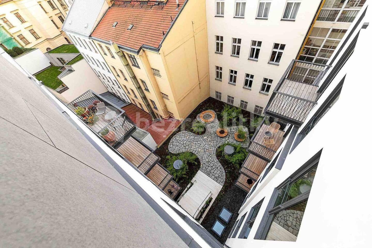 Prenájom bytu 2-izbový 40 m², Dlážděná, Praha, Praha