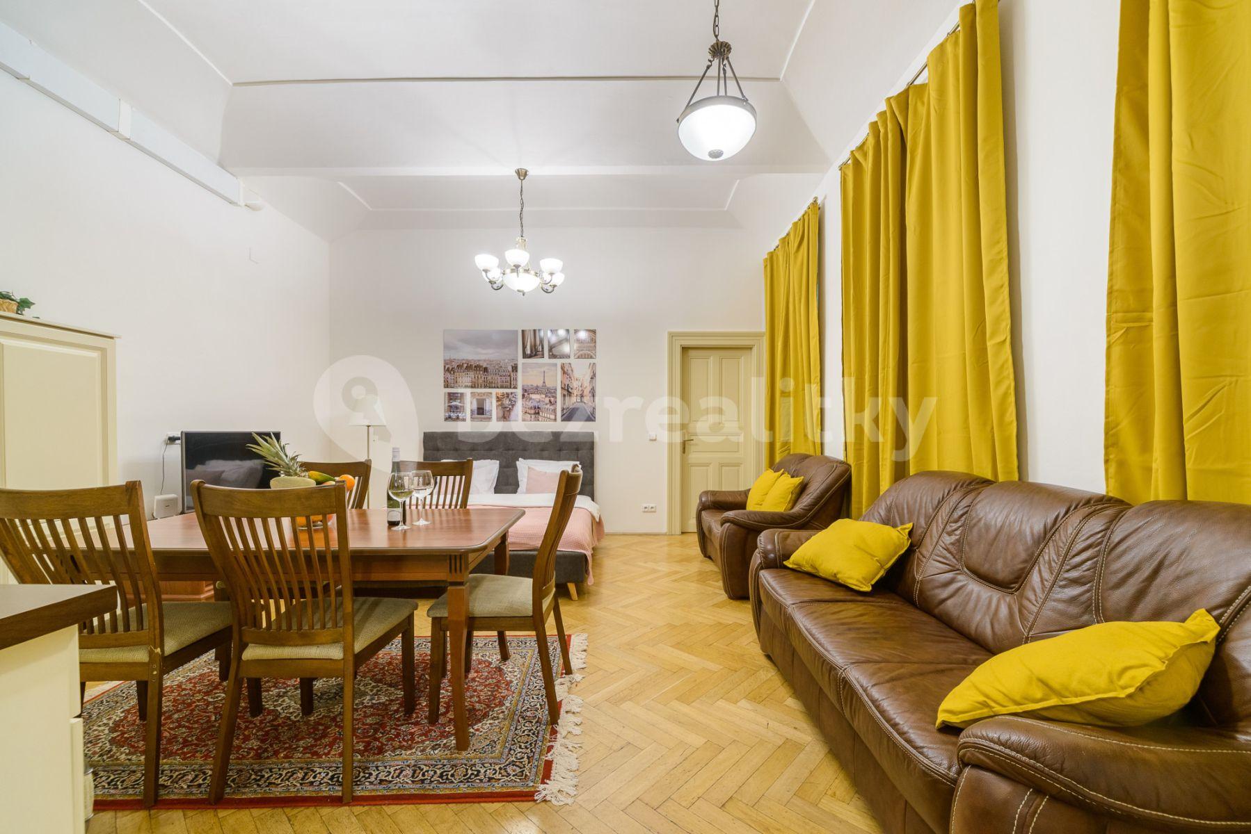 Prenájom bytu 4-izbový 80 m², Soukenická, Praha, Praha