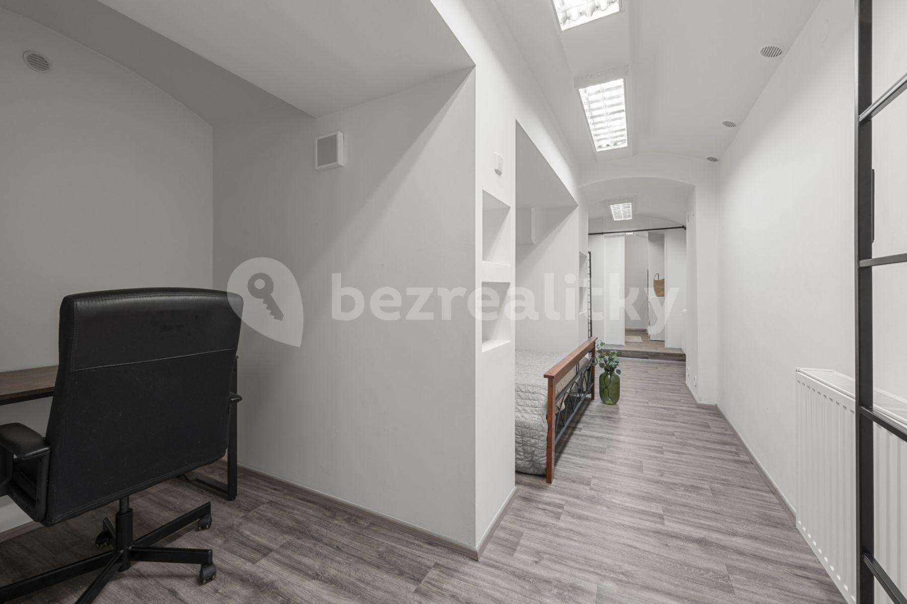 Prenájom bytu 2-izbový 57 m², Štefánikova, Brno, Jihomoravský kraj