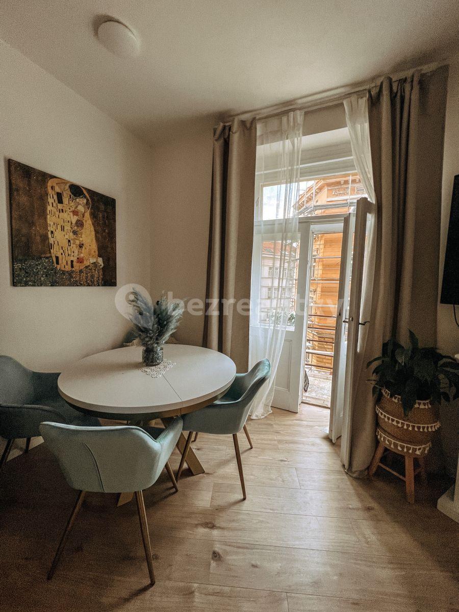 Prenájom bytu 2-izbový 67 m², Seifertova, Praha, Praha