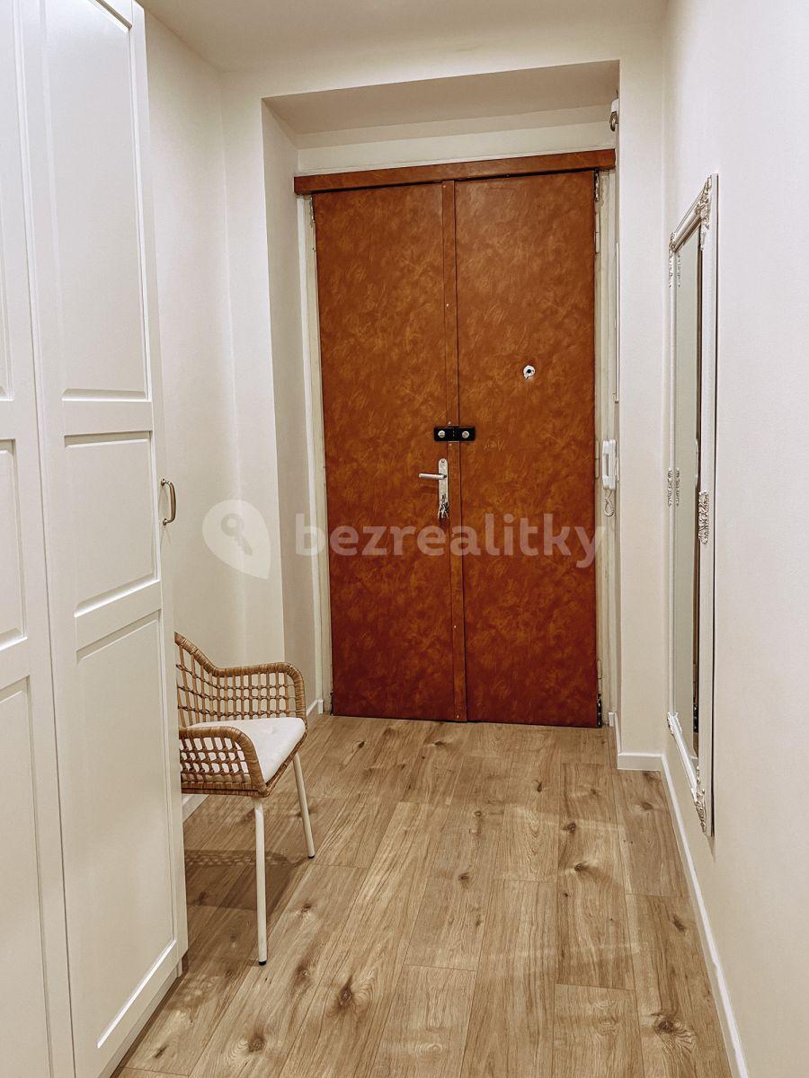 Prenájom bytu 2-izbový 67 m², Seifertova, Praha, Praha