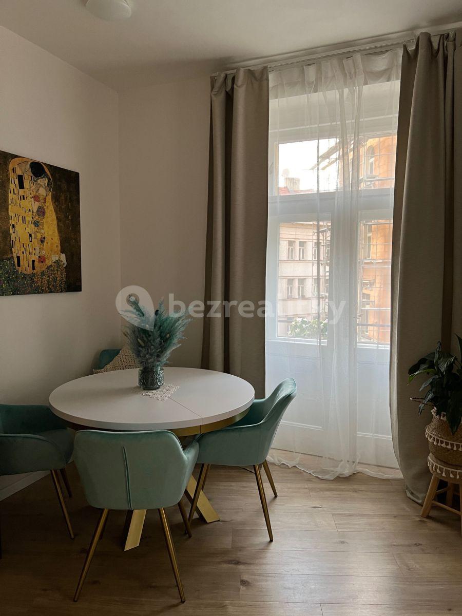 Prenájom bytu 2-izbový 67 m², Seifertova, Praha, Praha