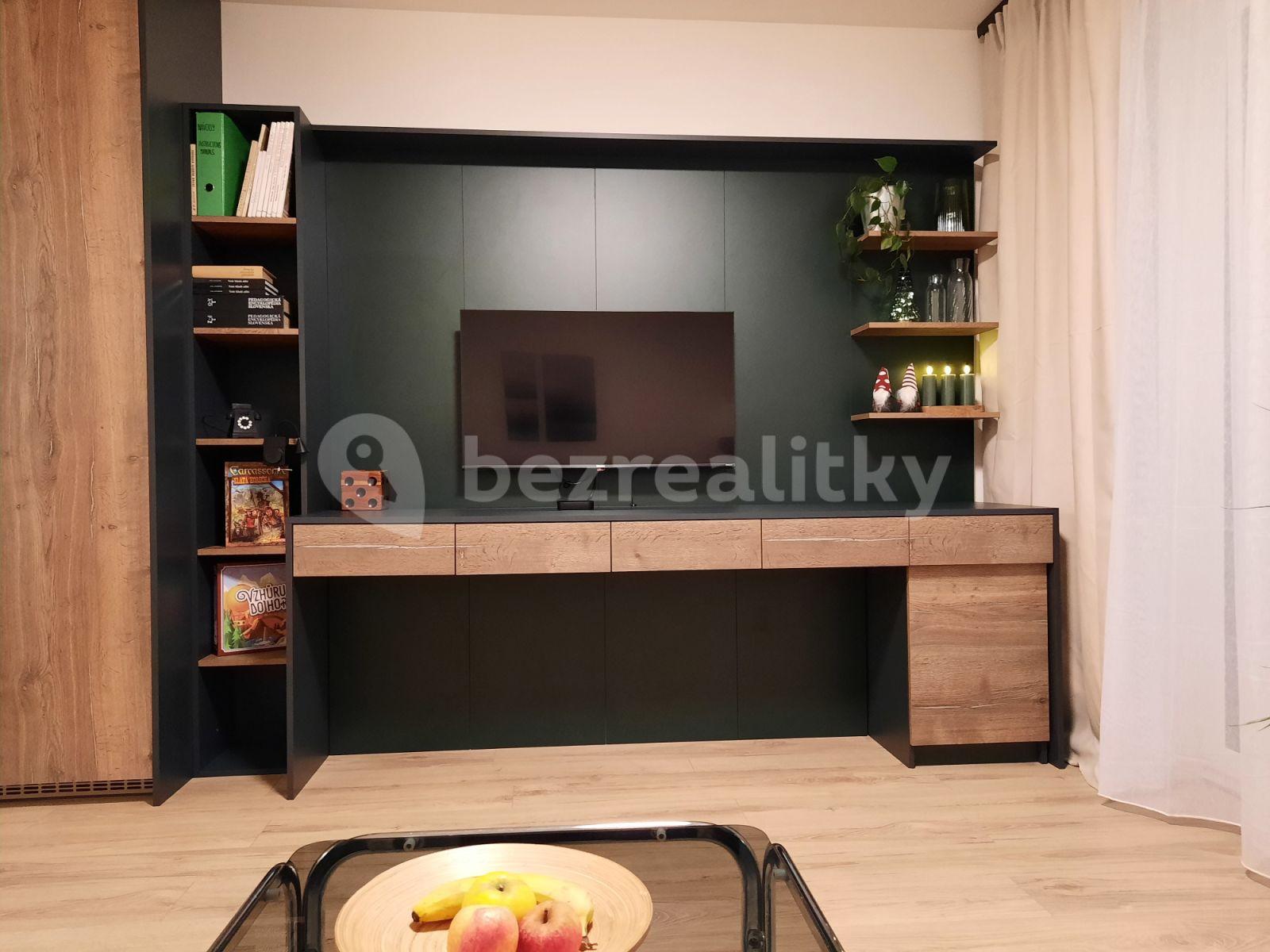 Prenájom bytu 2-izbový 58 m², Ulica Závodu Matador, Petržalka, Bratislavský kraj