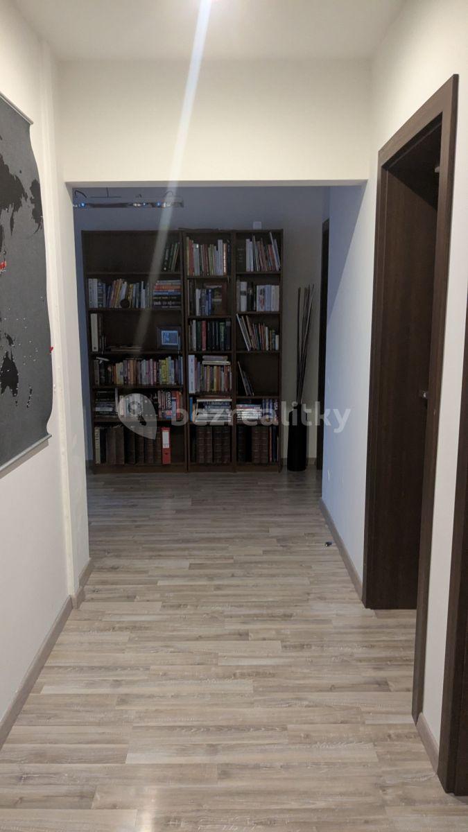 Prenájom bytu 2-izbový 150 m², Nitranská, Praha, Praha