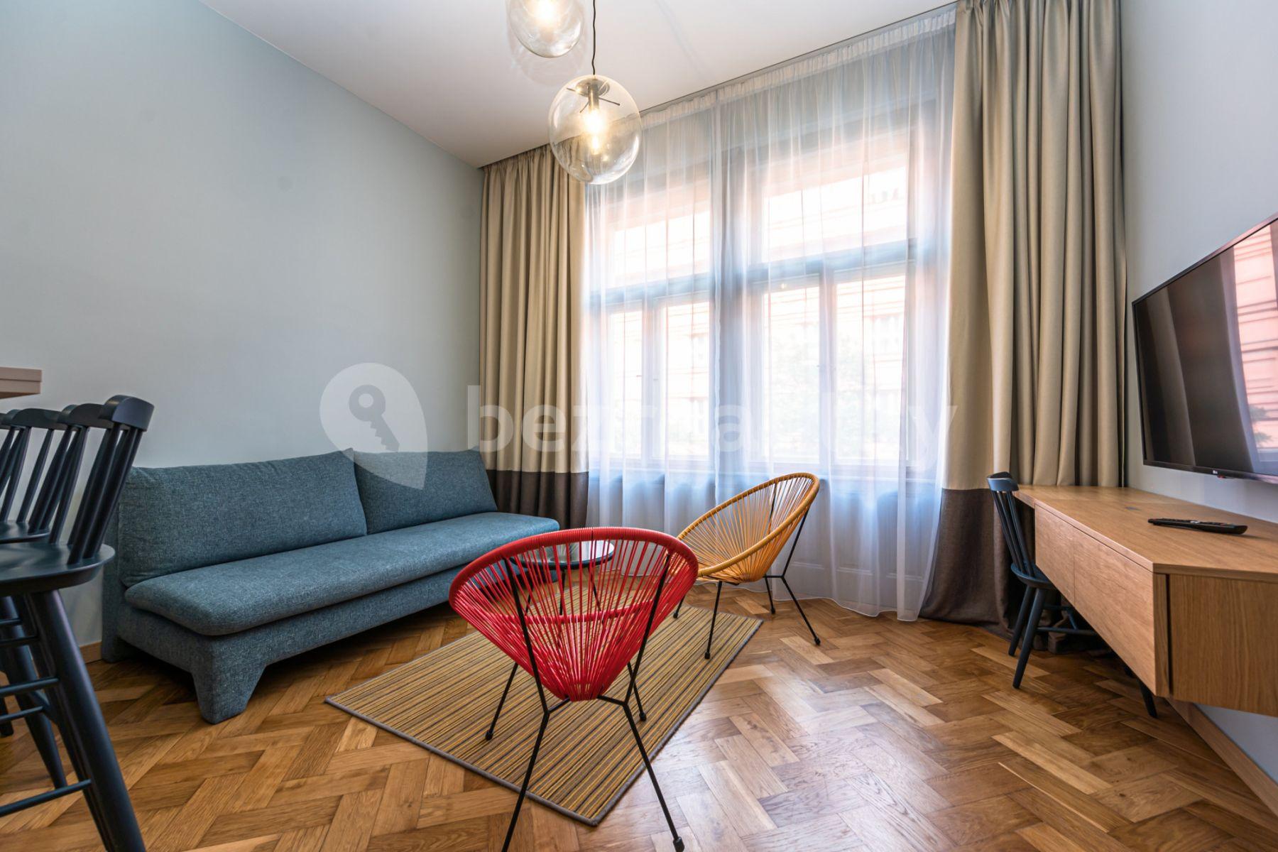 Prenájom bytu 3-izbový 80 m², Krkonošská, Praha, Praha