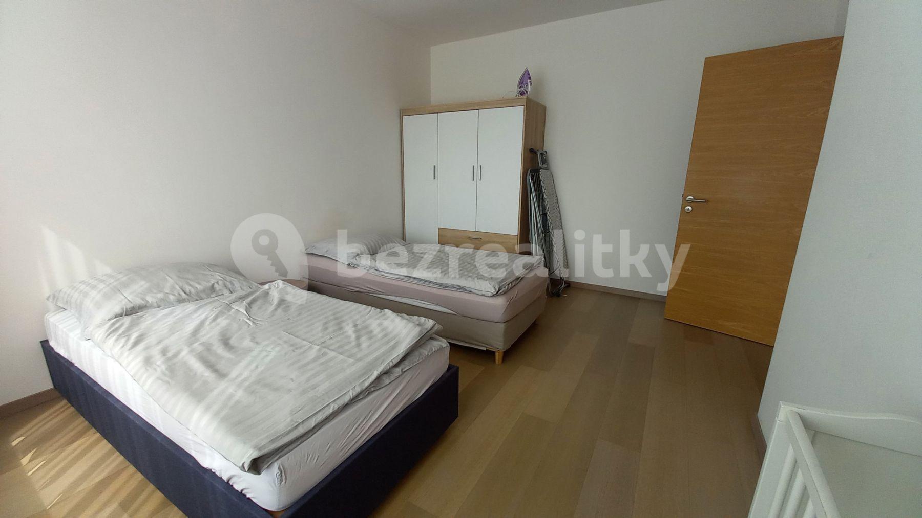 Prenájom bytu 3-izbový 74 m², Landererova, Bratislava - mestská časť Staré Mesto, Bratislavský kraj