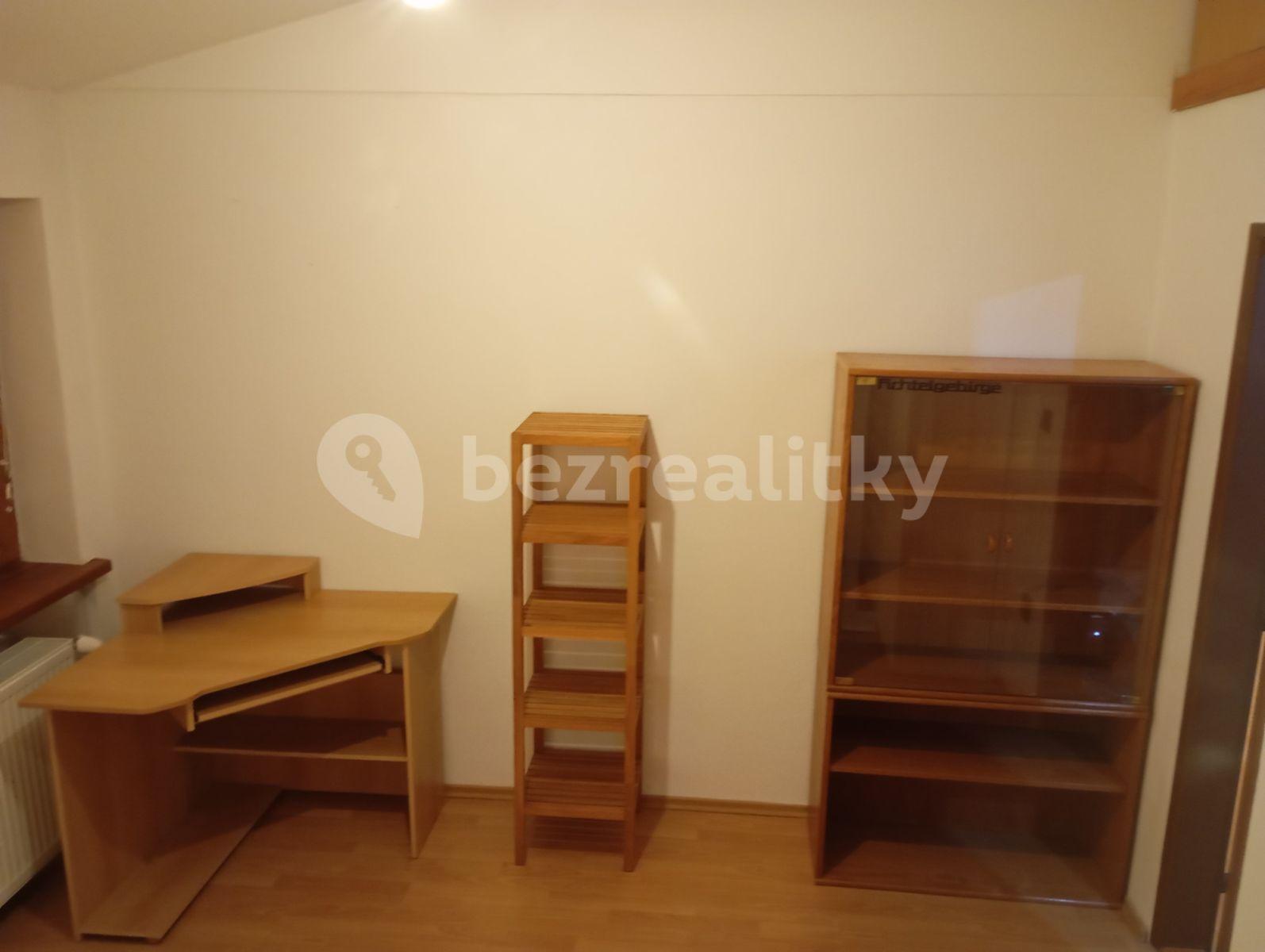 Prenájom bytu 4-izbový 120 m², Karlova Ves, Bratislavský kraj