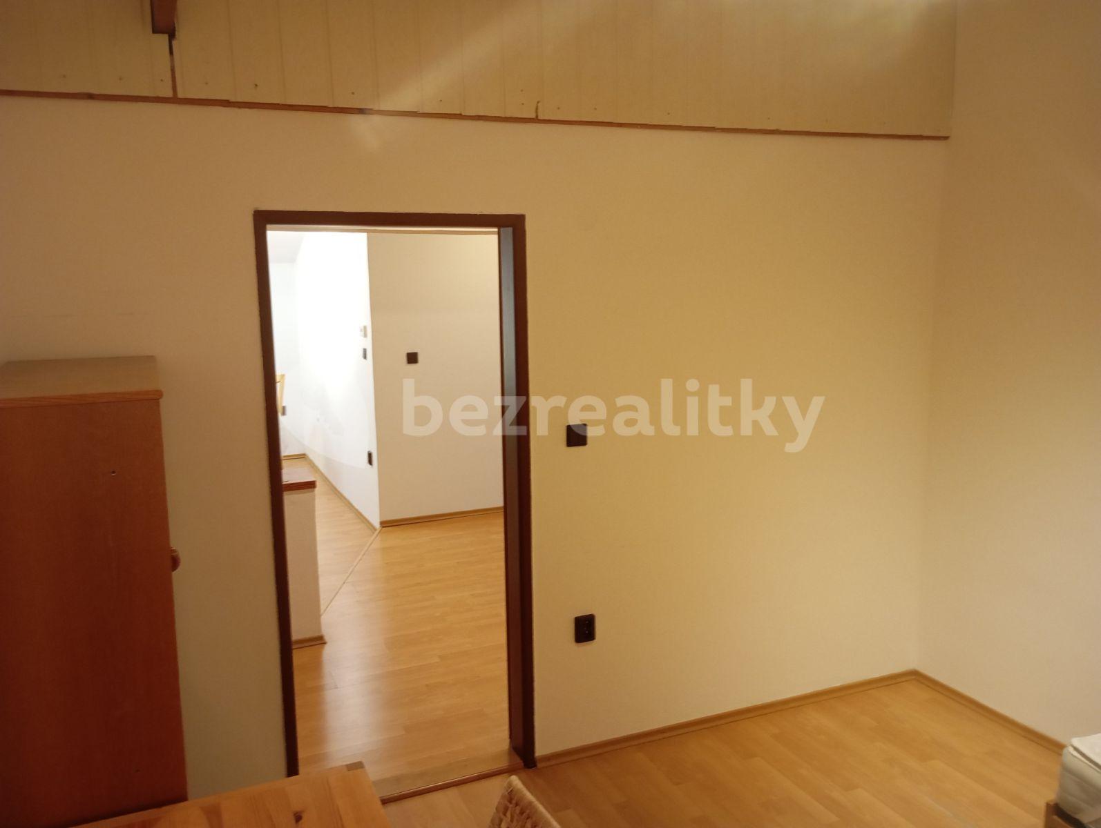 Prenájom bytu 4-izbový 120 m², Karlova Ves, Bratislavský kraj