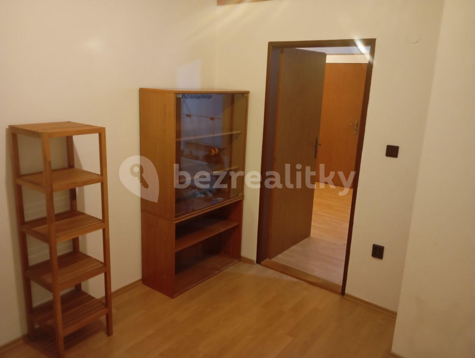 Prenájom bytu 4-izbový 120 m², Karlova Ves, Bratislavský kraj