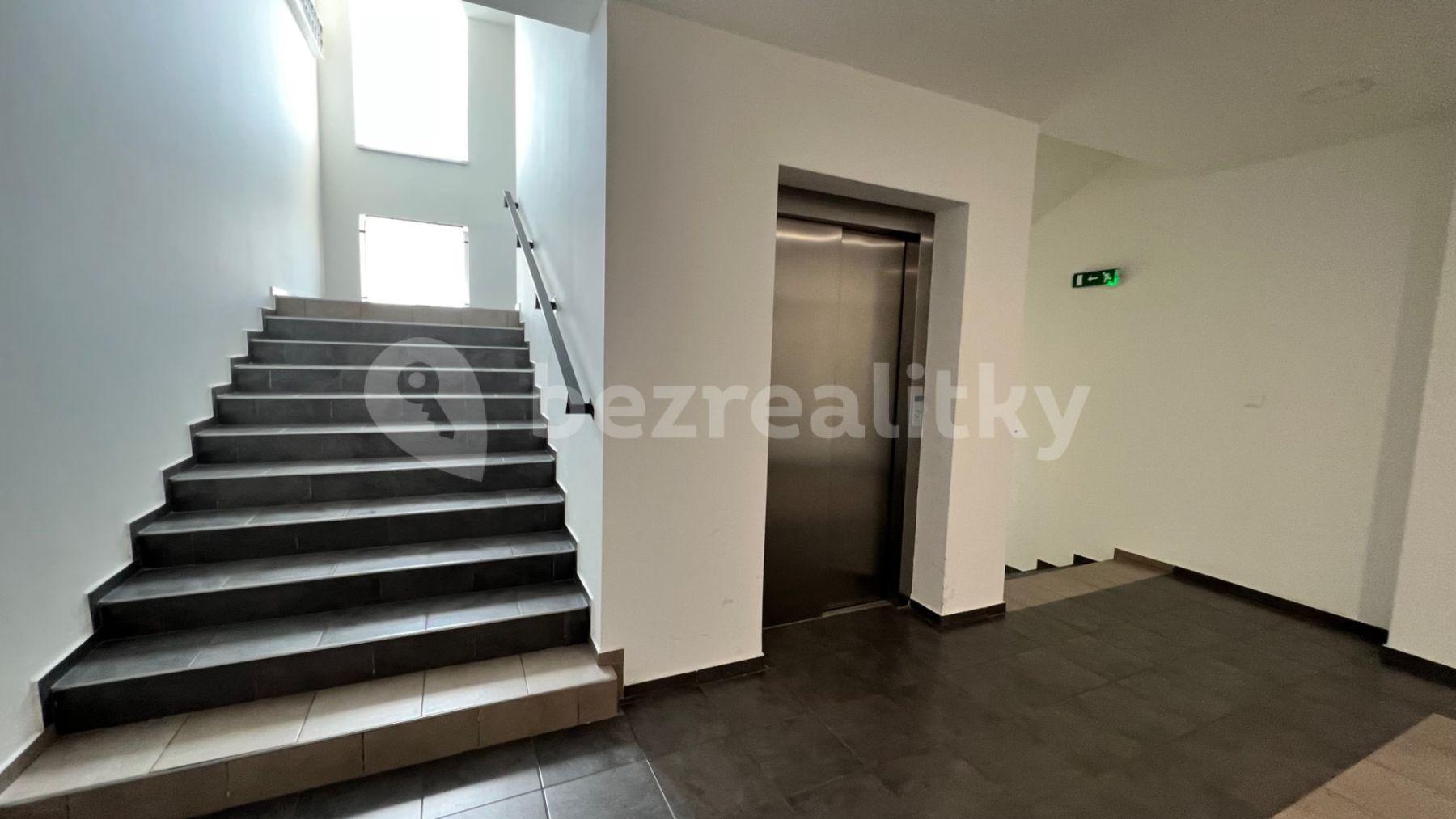 Prenájom bytu 2-izbový 40 m², Prievozská, Ružinov, Bratislavský kraj