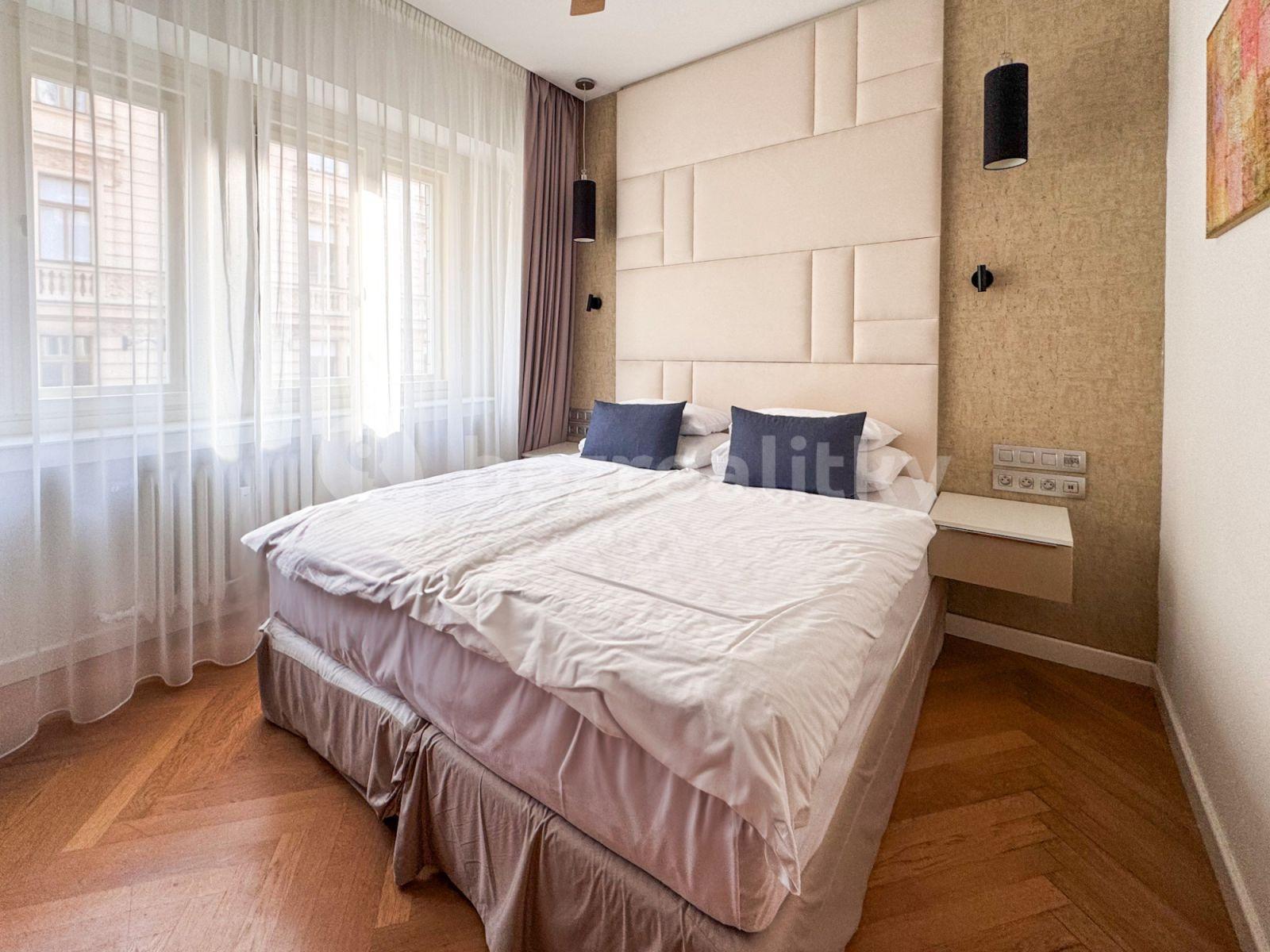 Prenájom bytu 5-izbový 112 m², Rybná, Praha, Praha