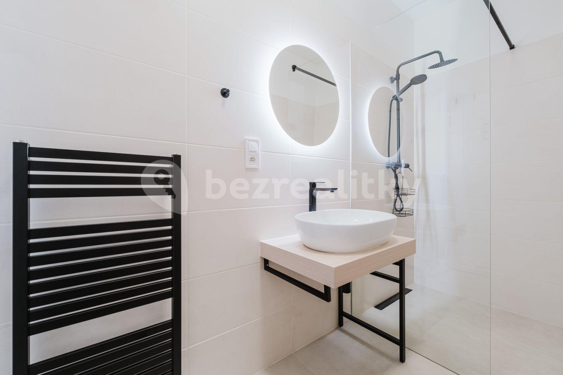 Prenájom bytu 2-izbový 50 m², Rostovská, Praha, Praha