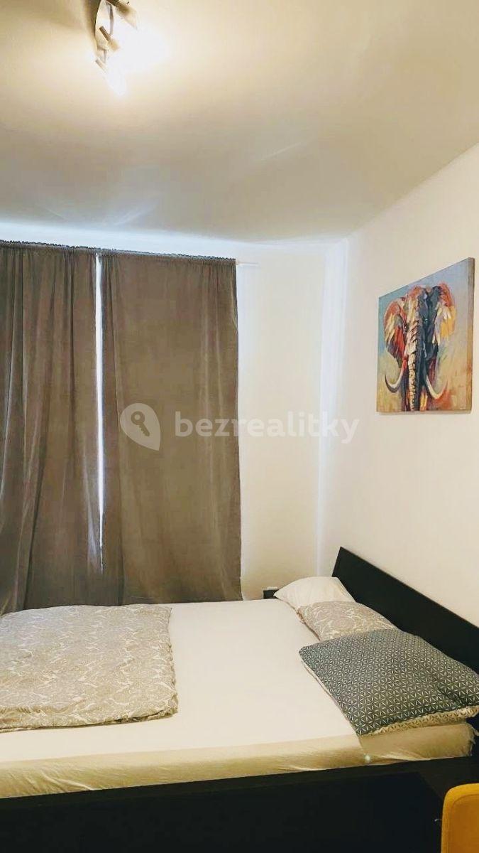 Prenájom bytu 2-izbový 55 m², Přemyslovská, Praha, Praha