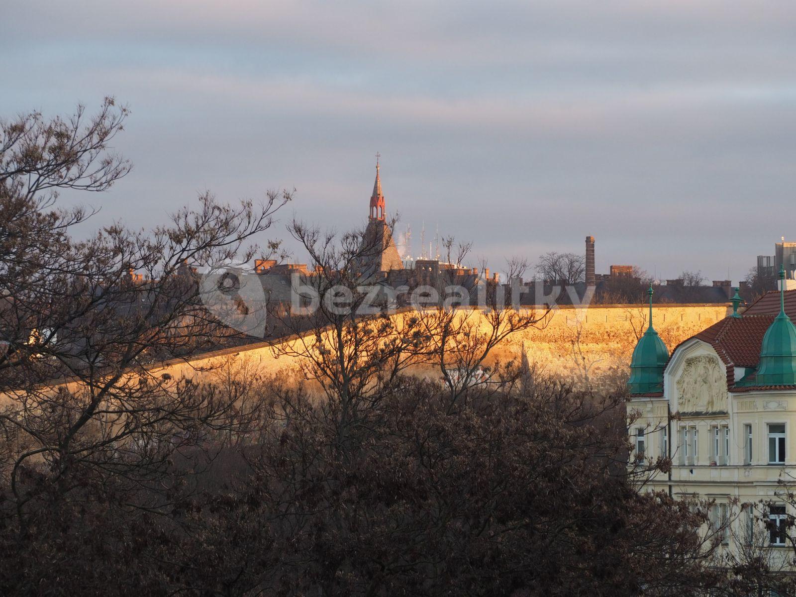 Prenájom bytu 2-izbový 49 m², Lumírova, Praha, Praha