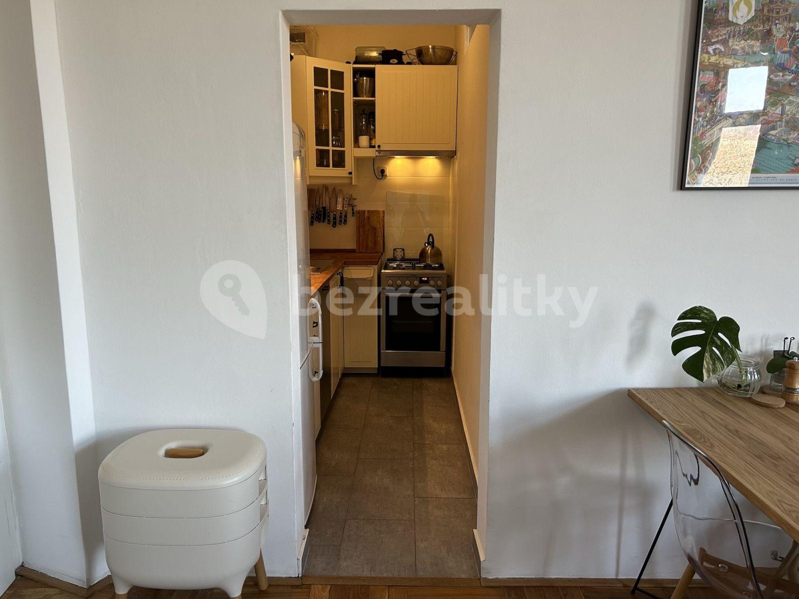 Prenájom bytu 2-izbový 49 m², Lumírova, Praha, Praha