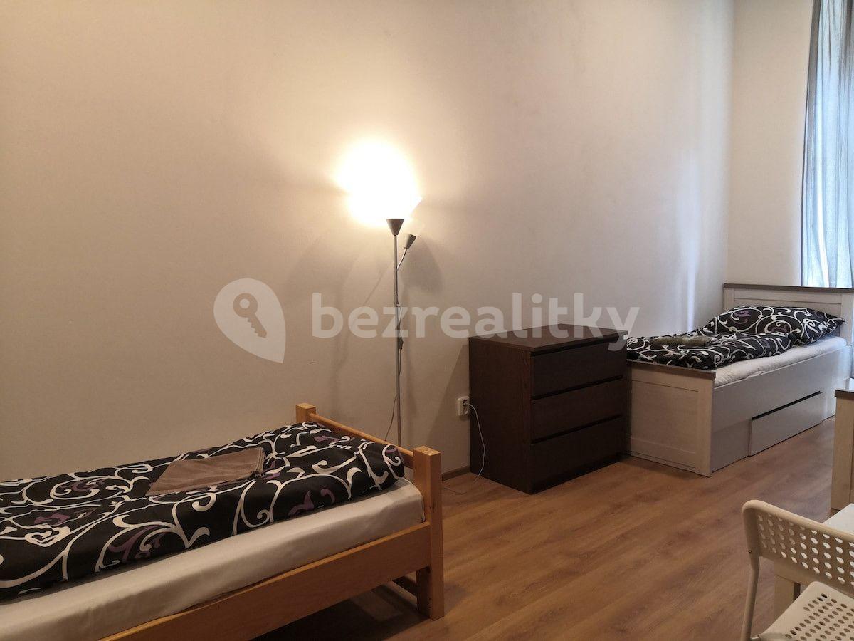 Prenájom bytu 1-izbový 40 m², Ke stvanice, Praha, Praha