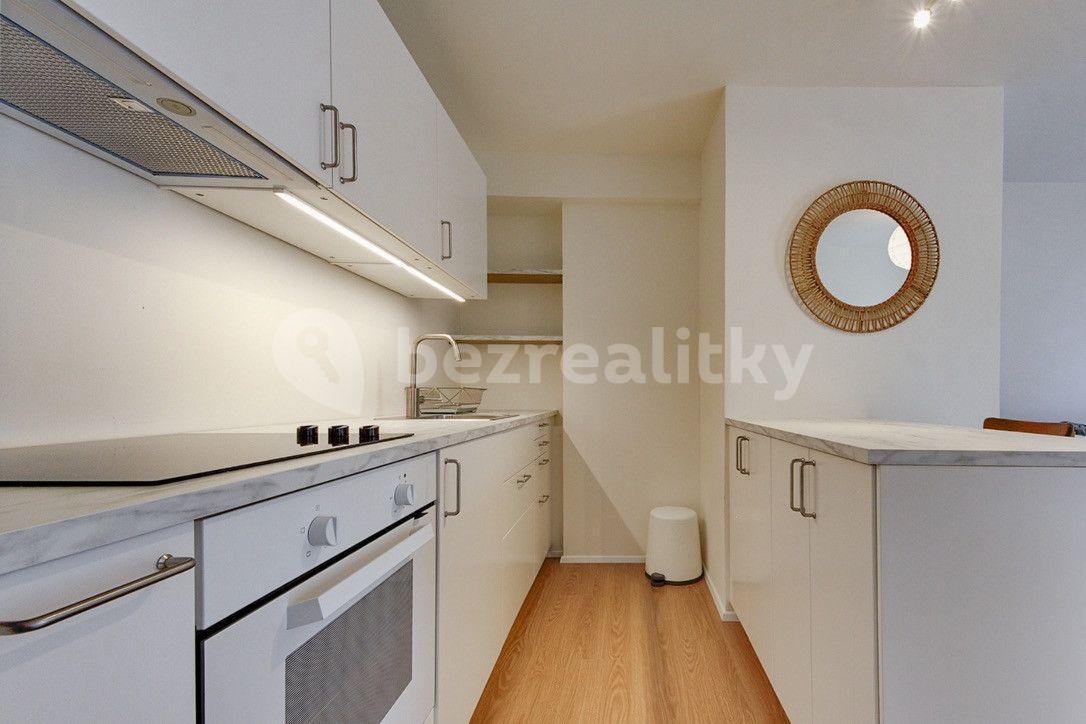 Prenájom bytu 2-izbový 45 m², Pivovarská, Praha, Praha