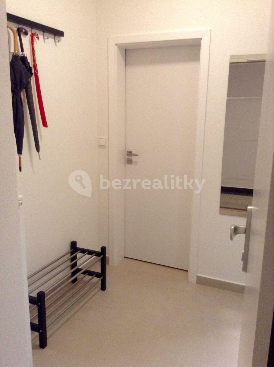 Prenájom bytu 2-izbový 35 m², Dvacátého osmého pluku, Praha, Praha