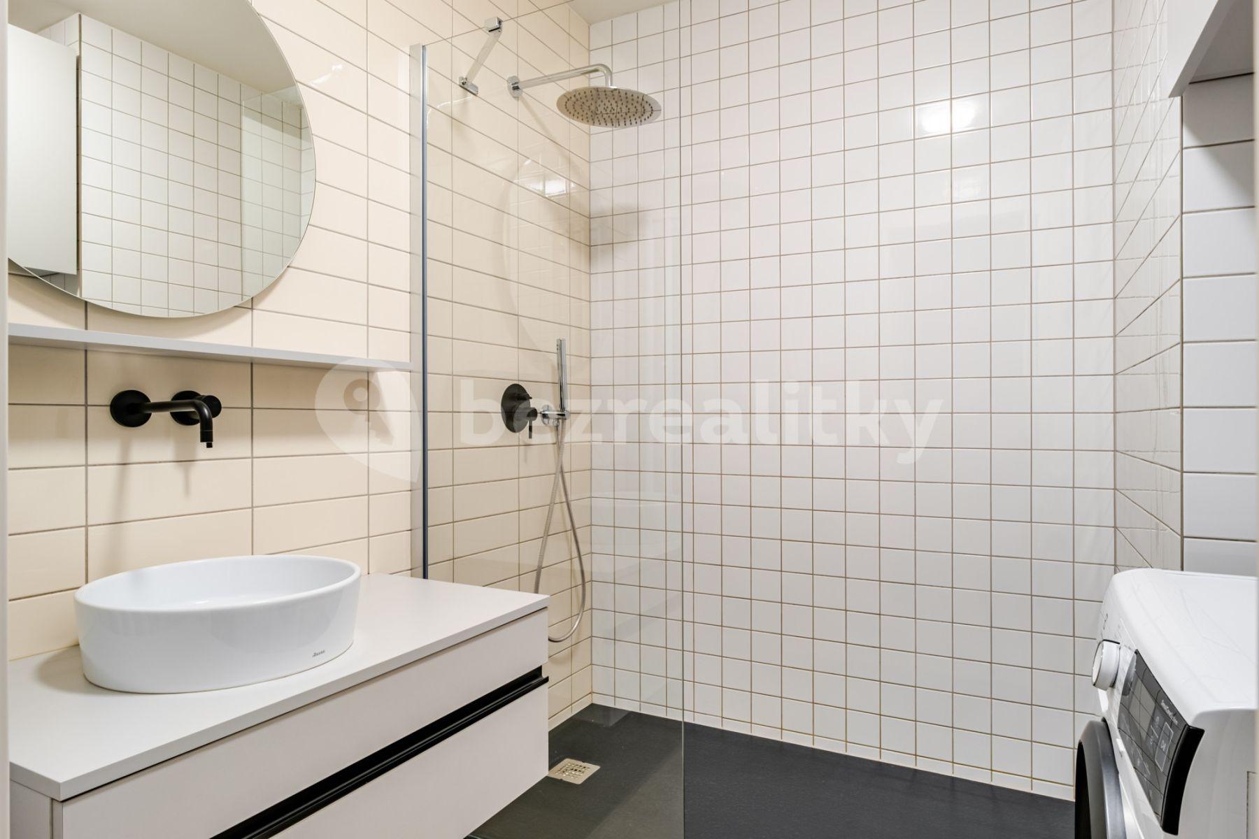 Prenájom bytu 2-izbový 55 m², Chodská, Praha, Praha