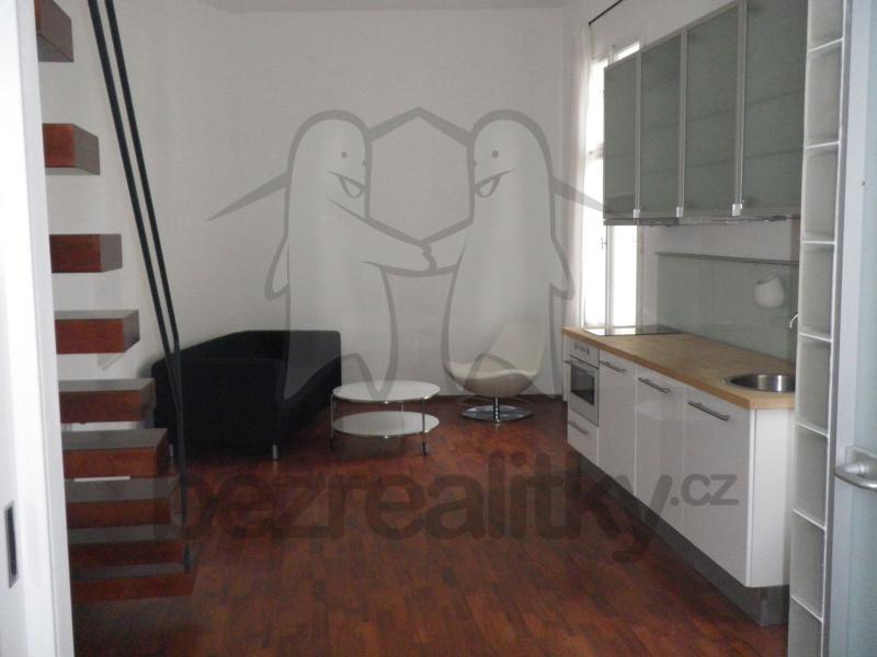 Prenájom bytu Garsoniéra 40 m², Dlouhá, Praha, Praha