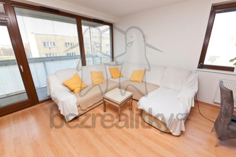 Prenájom bytu 3-izbový 84 m², Osadní, Praha, Praha