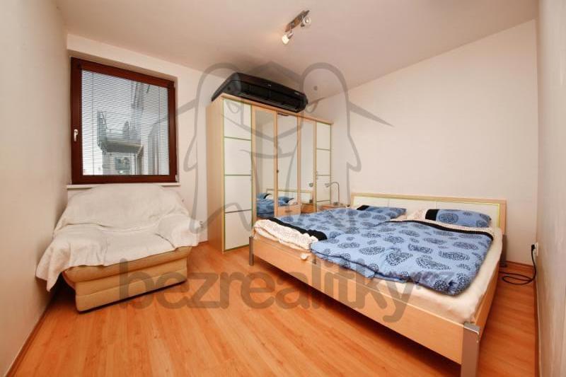 Prenájom bytu 3-izbový 84 m², Osadní, Praha, Praha