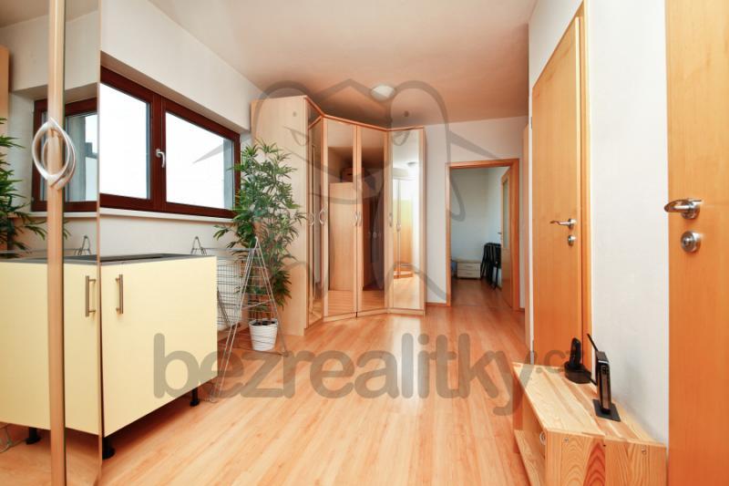 Prenájom bytu 3-izbový 84 m², Osadní, Praha, Praha