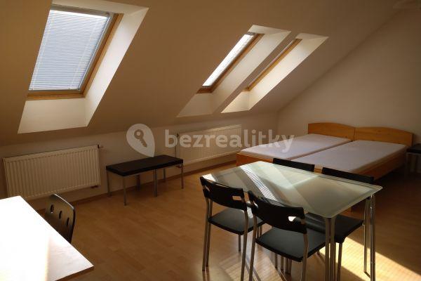 Prenájom bytu 4-izbový 120 m², Bělohorská, 