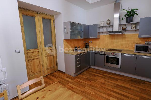 Prenájom bytu 3-izbový 83 m², U Santošky , 