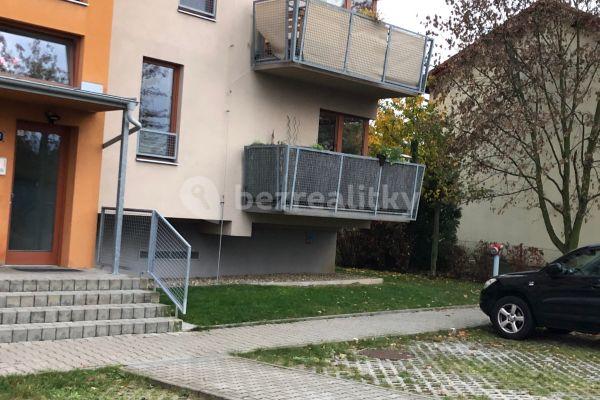 Prenájom bytu 2-izbový 51 m², Obchodní, Rudná