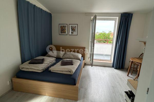 Prenájom bytu Garsoniéra 24 m², U Pekařky, Praha