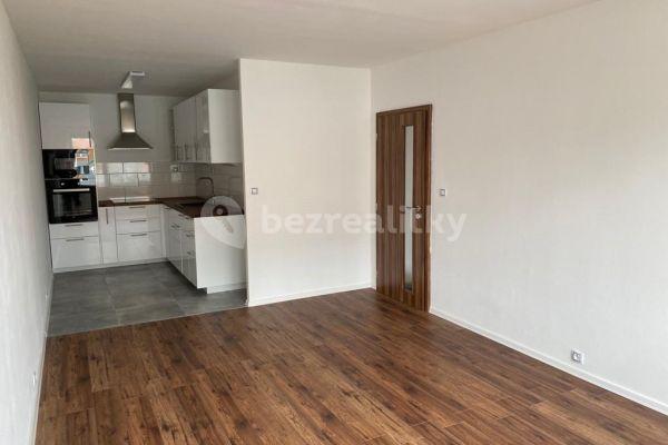 Prenájom bytu 3-izbový 68 m², Makovského, Praha