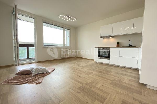 Prenájom bytu 4-izbový 75 m², Pertoldova, Hlavní město Praha