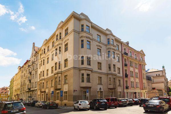Prenájom bytu 3-izbový 125 m², Bílkova, Hlavní město Praha