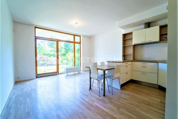 Prenájom bytu 1-izbový 77 m², K Lesu, Praha